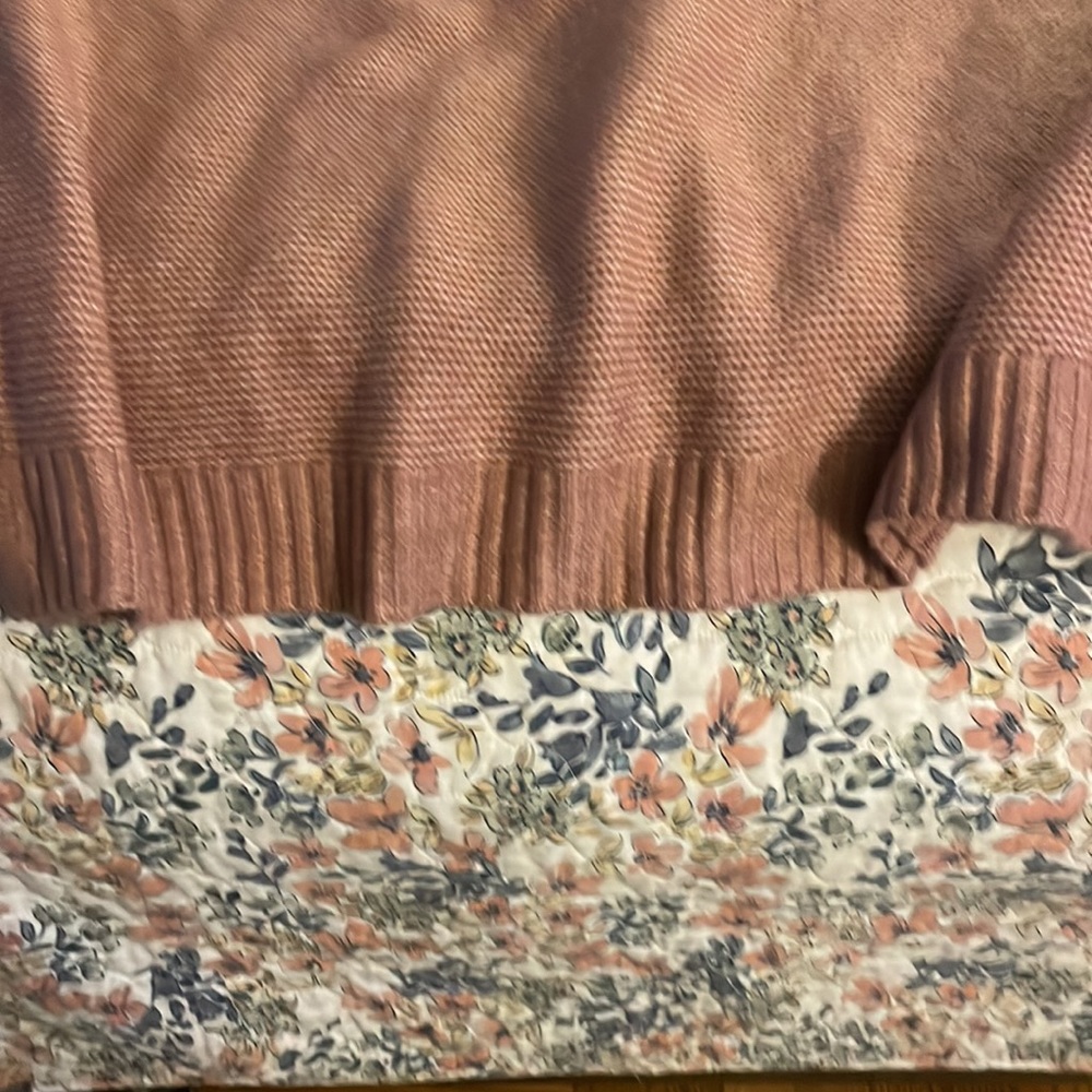 Universal Threads sweater - Picture 6 of 9